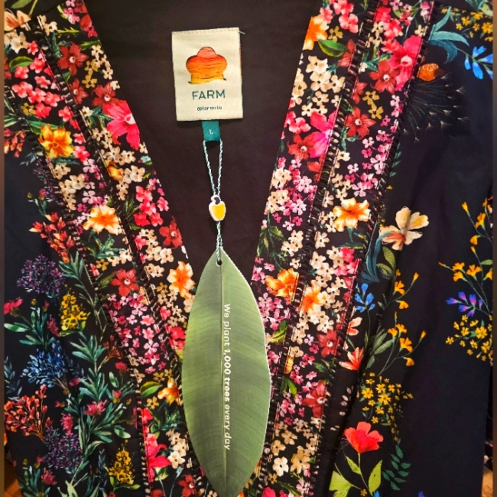 FARM Rio Black Floral Short Jumpsuit with Puff Sleeves - Picture 7 of 9